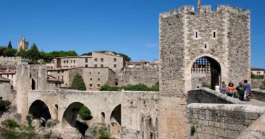 Besalu_Maria_Geli_Pilar_Planaguma_slider